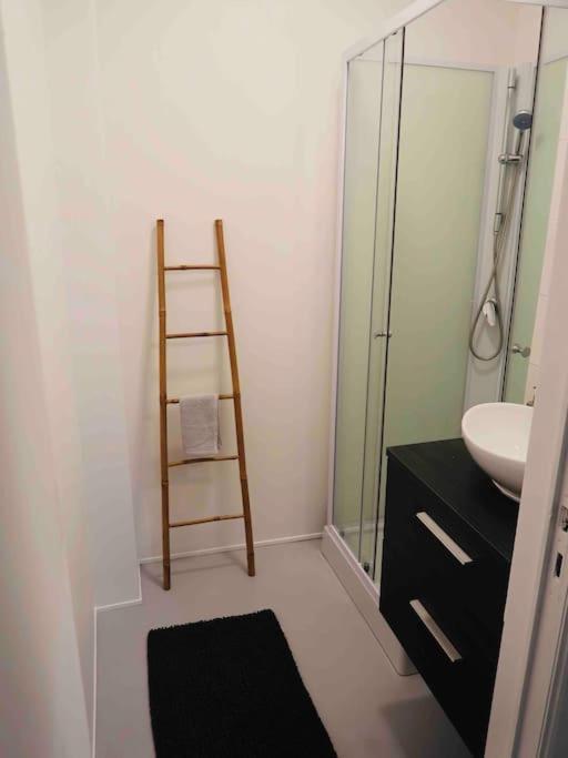 Apartment Ground Floor Apartment/wi-fi+free Parking *
